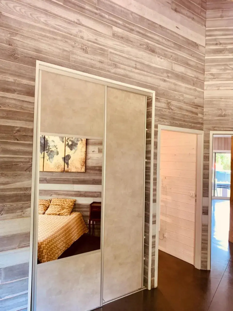 L estanguet maison octogonale en forêt