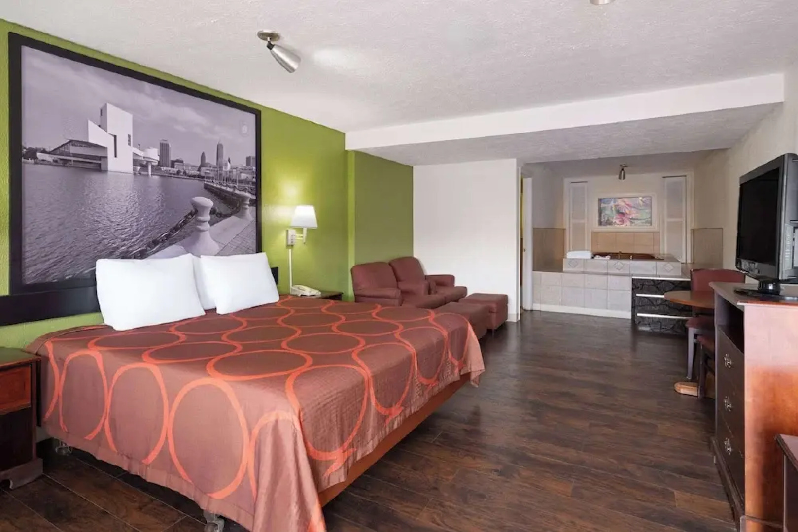 Super 8 by Wyndham Youngstown North