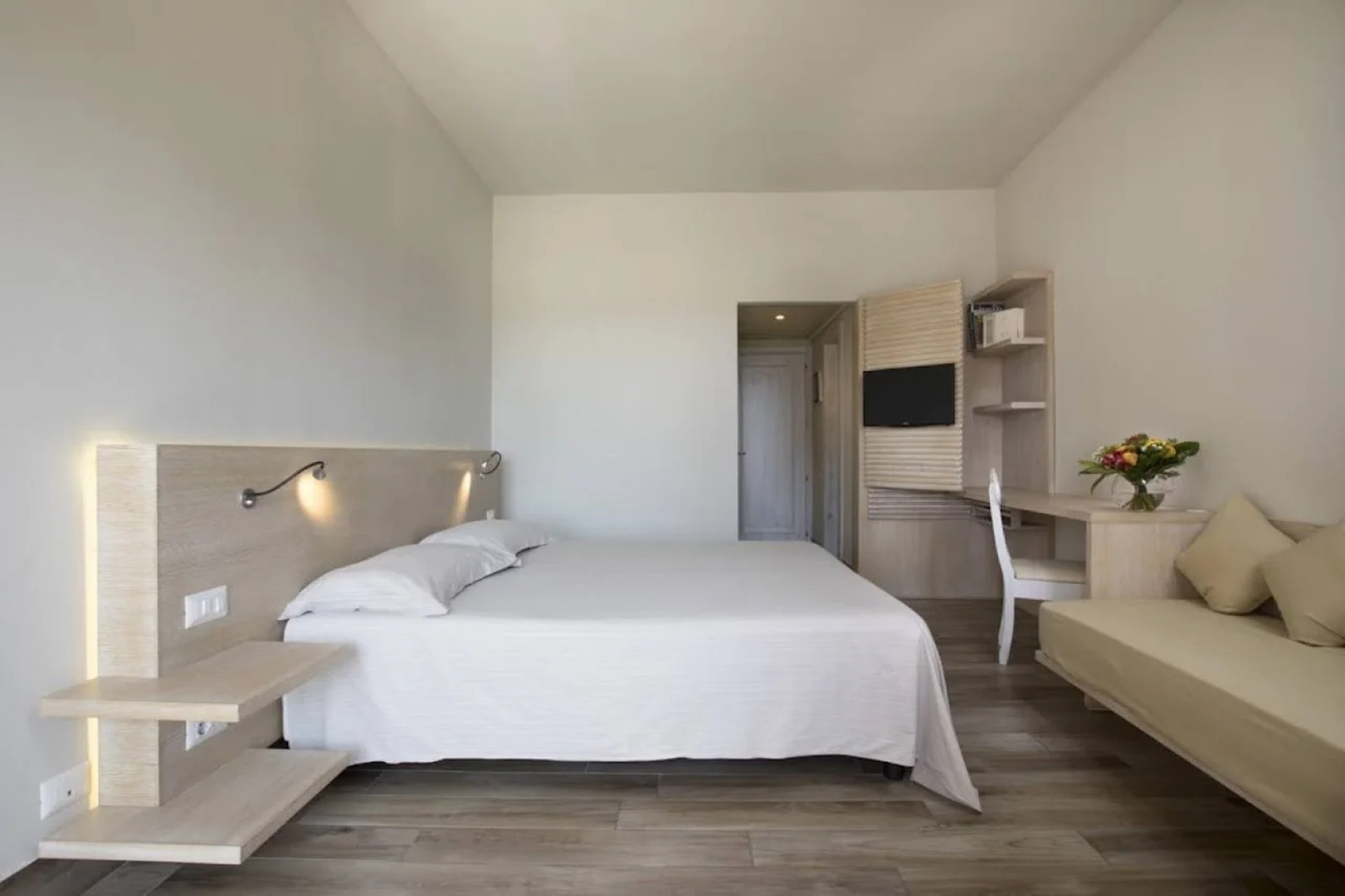 Курортный отель Is Molas Resort