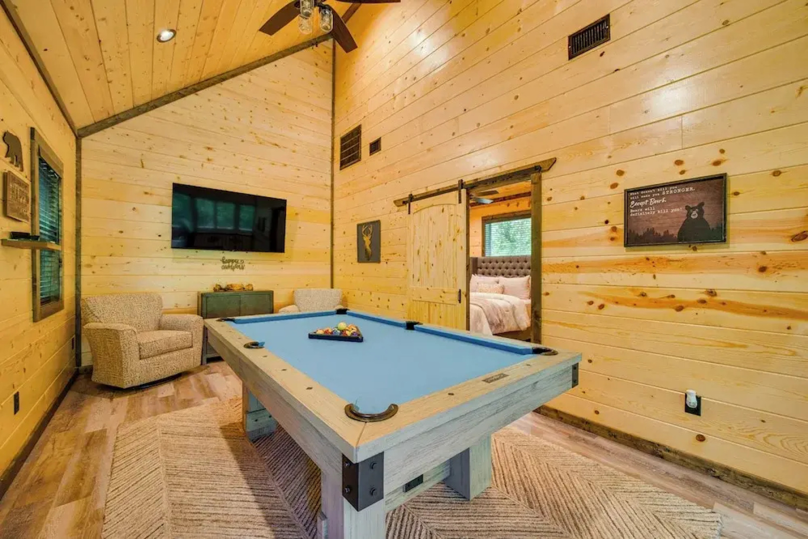 Broken Bow Cabin Near Choctaw Casino: Hot Tub!
