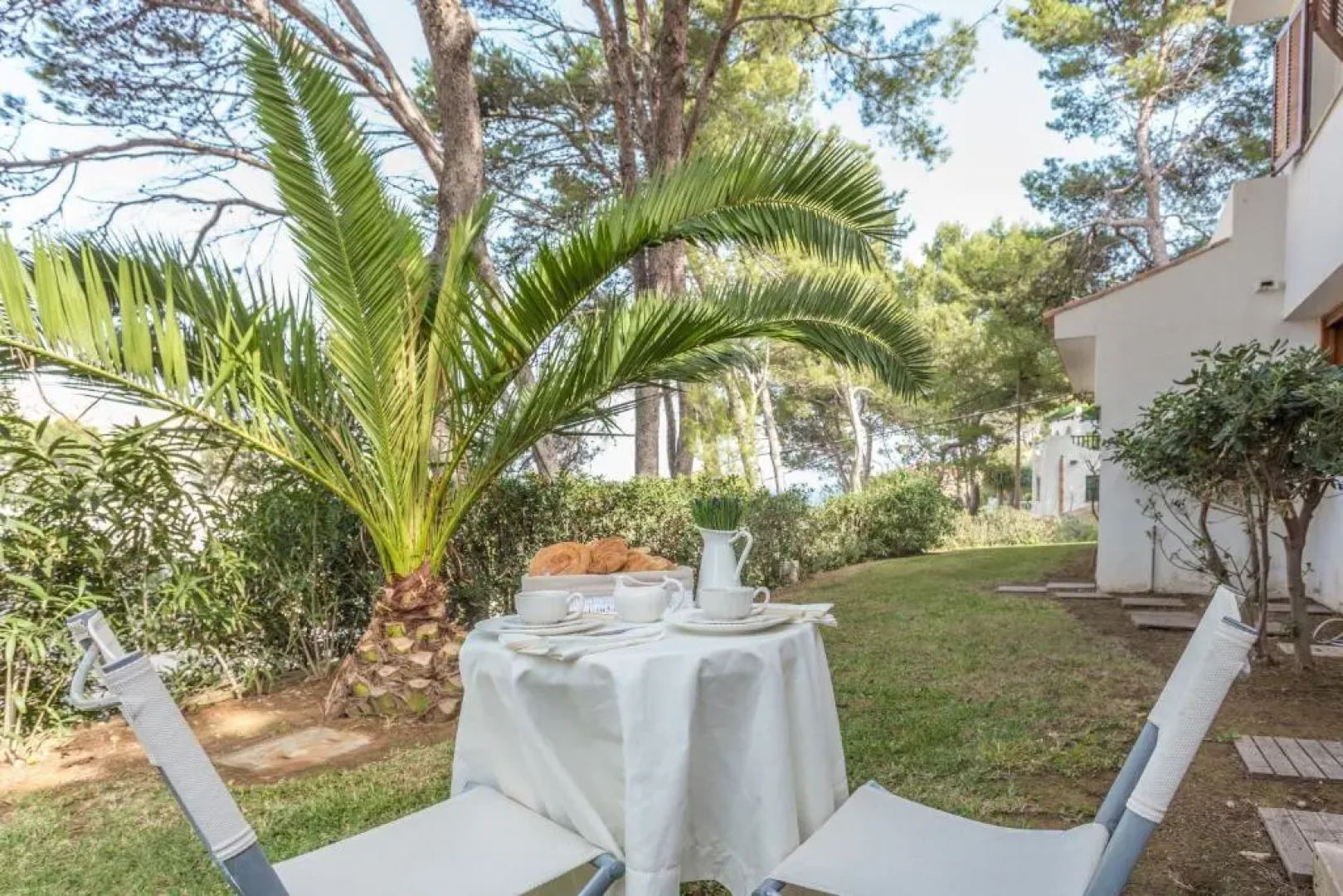 The Charmy Villa Can Botana 8