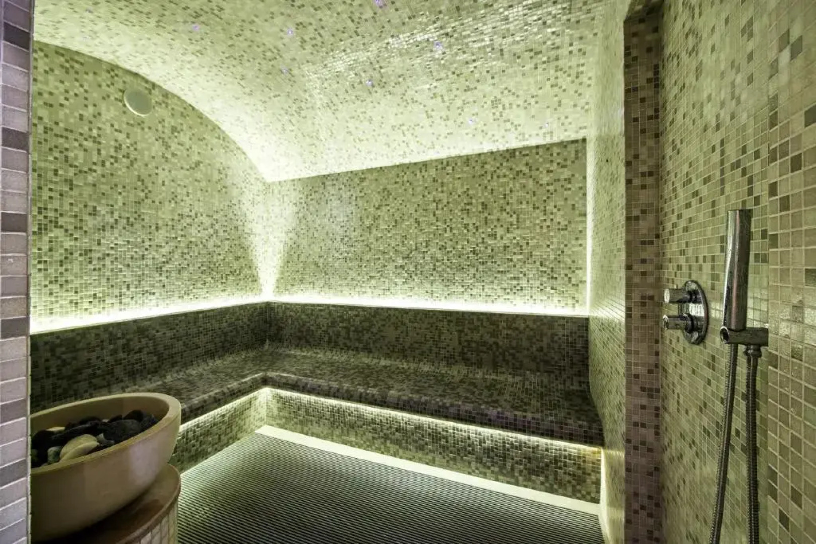 Four Seasons Country Club