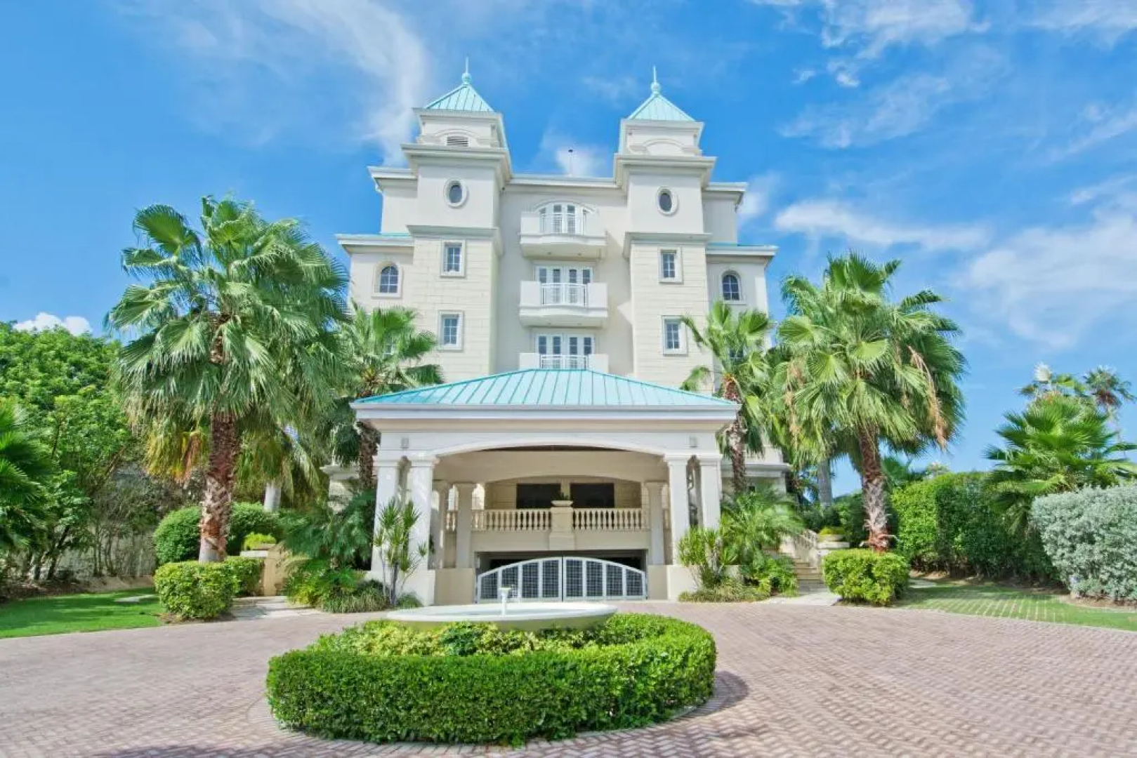 Sea Breeze, Grand Cayman
