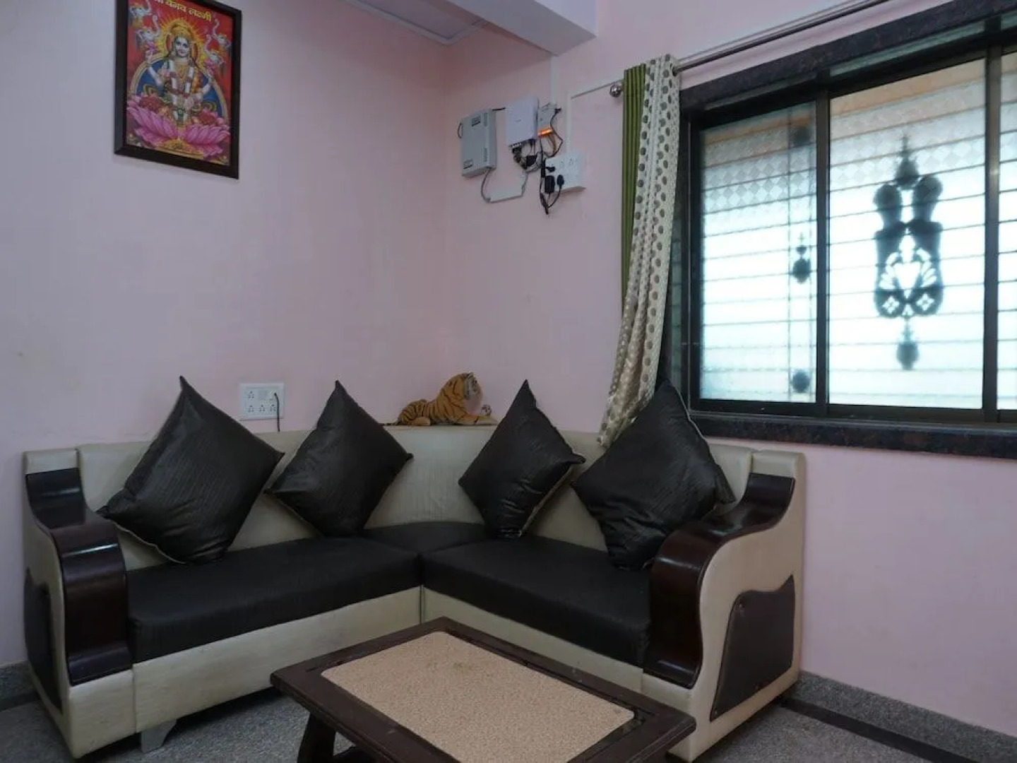 OYO 24793 Eagle Villa