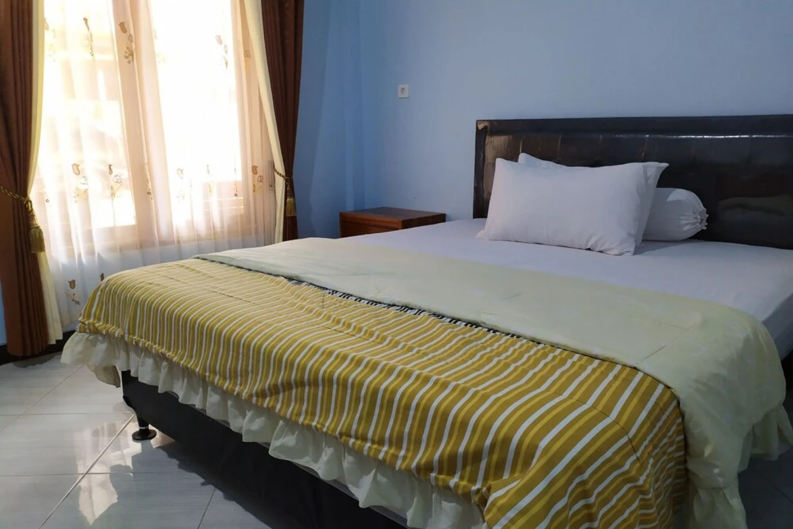 Hotel Tubalong Taliwang Syariah by Oyo Rooms