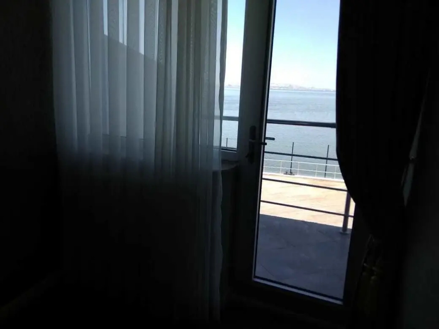 Отель «Яхт-клуб»