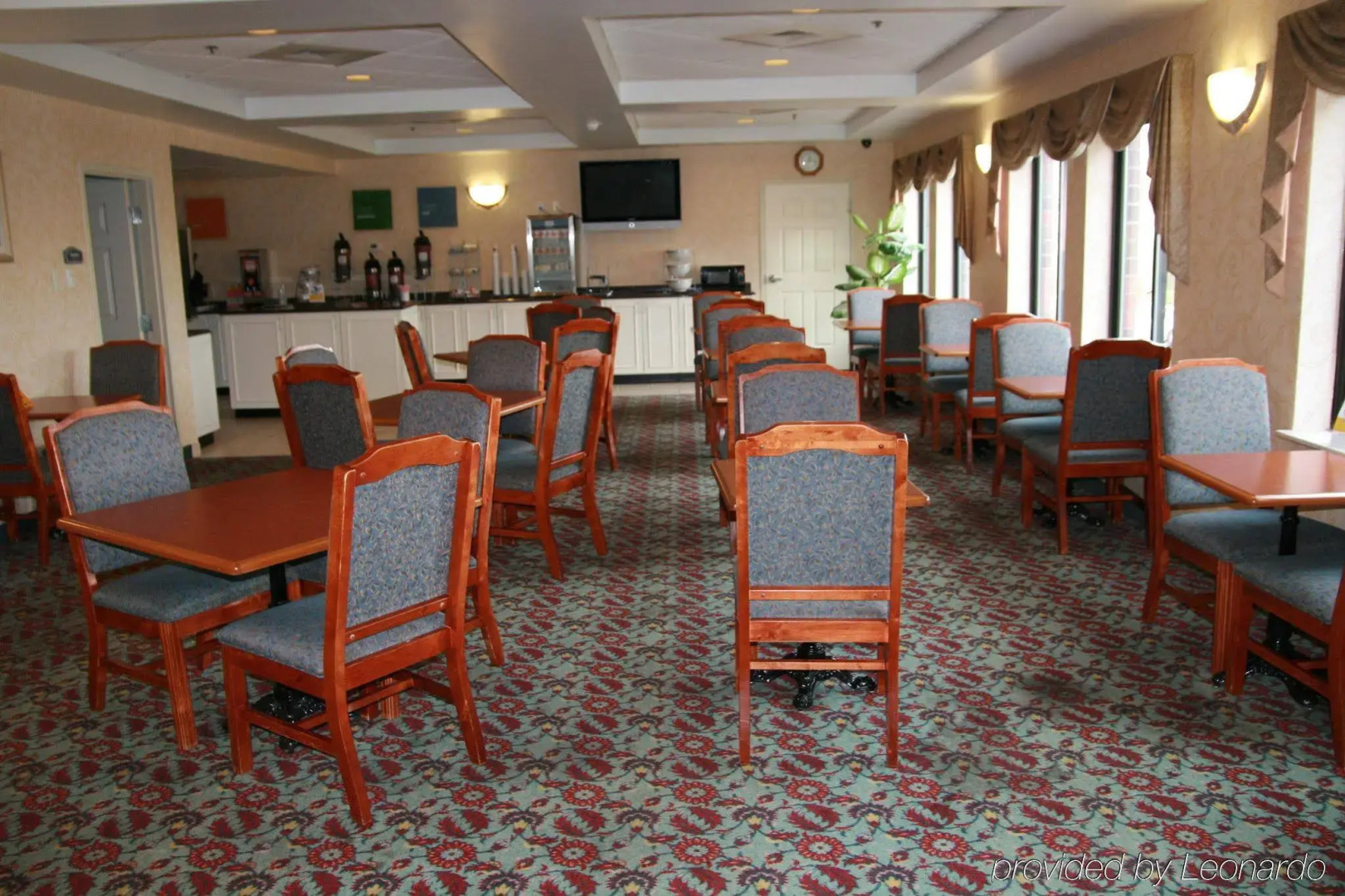 Comfort Suites West Warwick - Providence