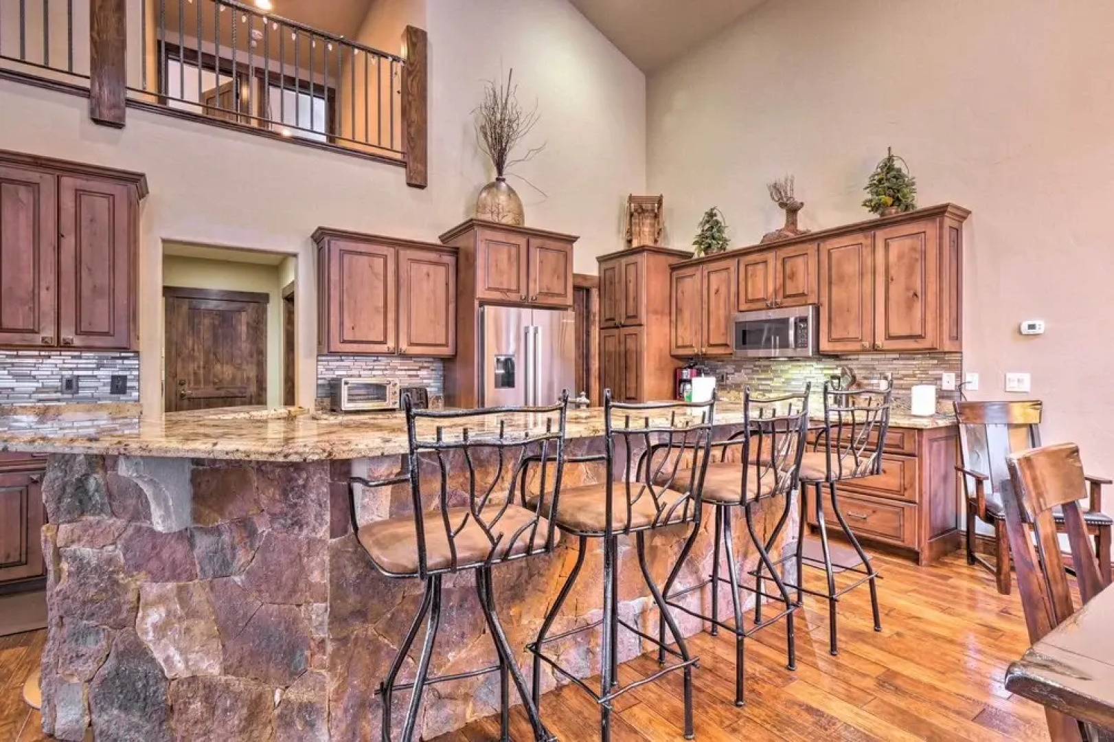 Blue River Home w/ Hot Tub, 6 Mi to Skiing!