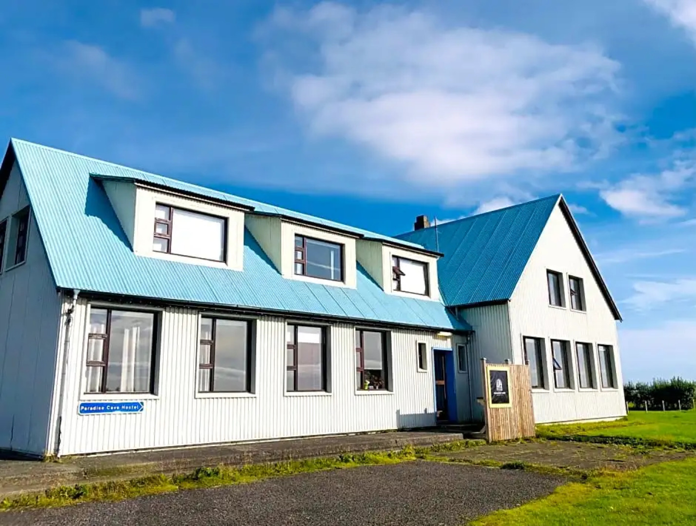 Paradise Cave Hostel & Guesthouse