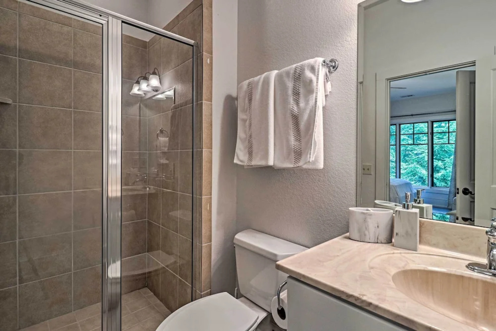 Cashiers Mountain Hideaway, Walk to Lake Glenville