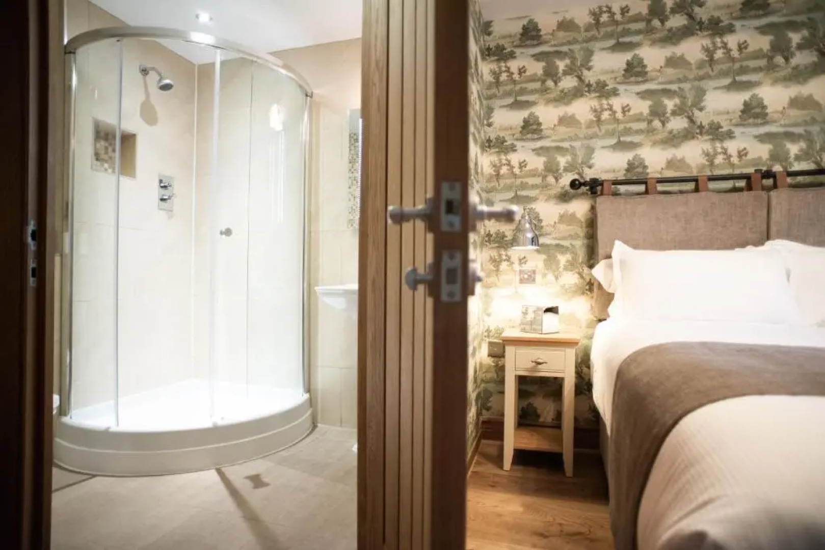 Cromwell Arms Country Pub with Rooms