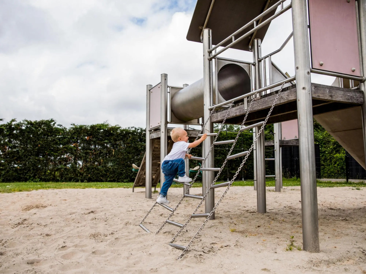 Detached, light chalet with dishwasher not far from Hoorn
