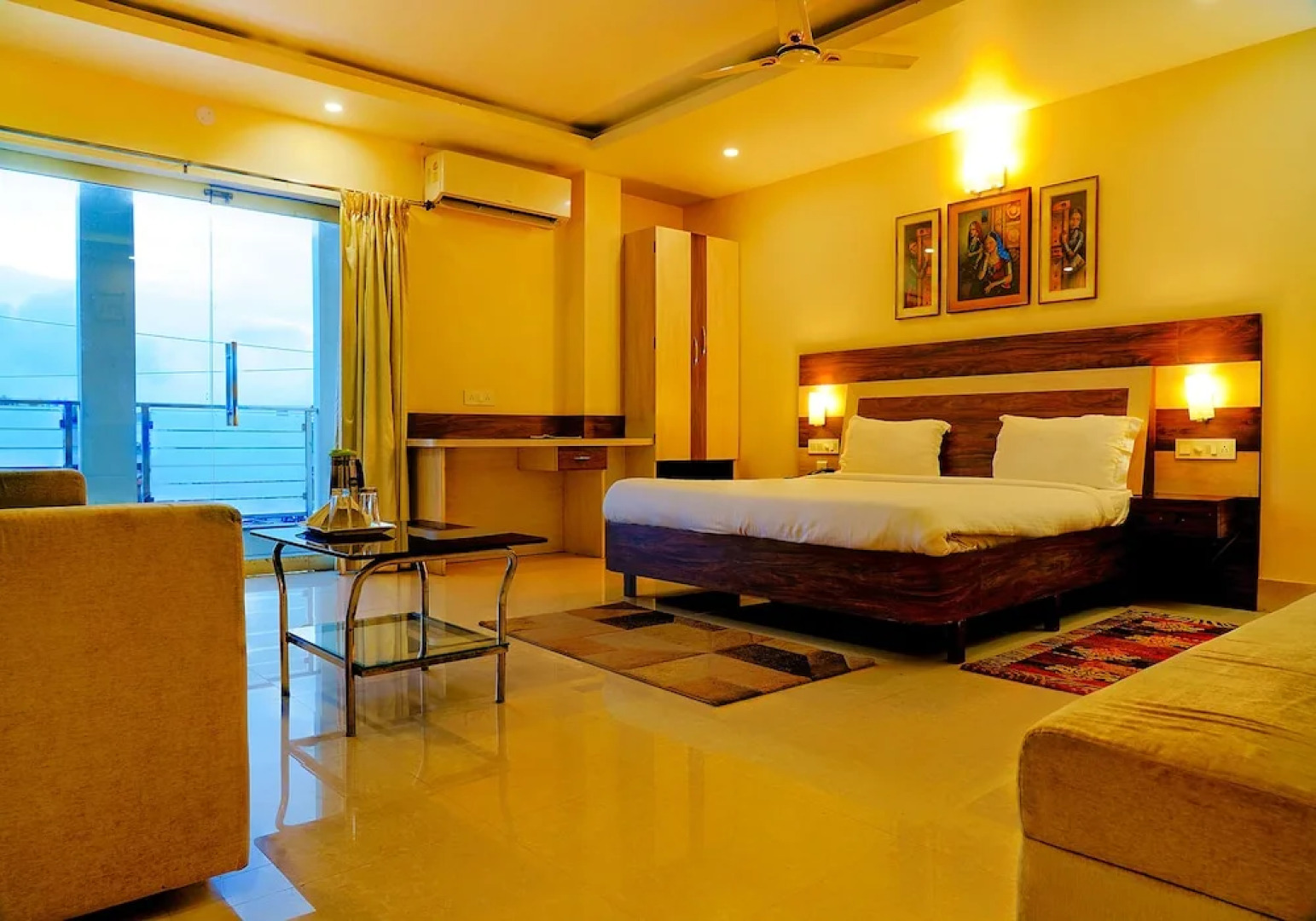 Fabhotel Kanchan Plaza