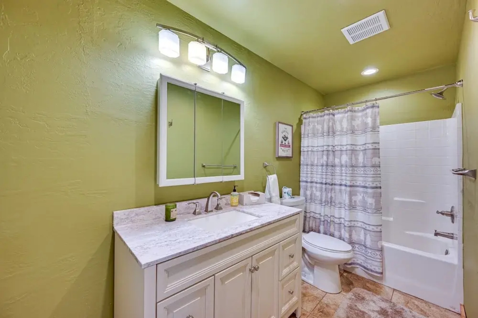 Cozy Munds Park Cabin w/ Fireplace & Deck!