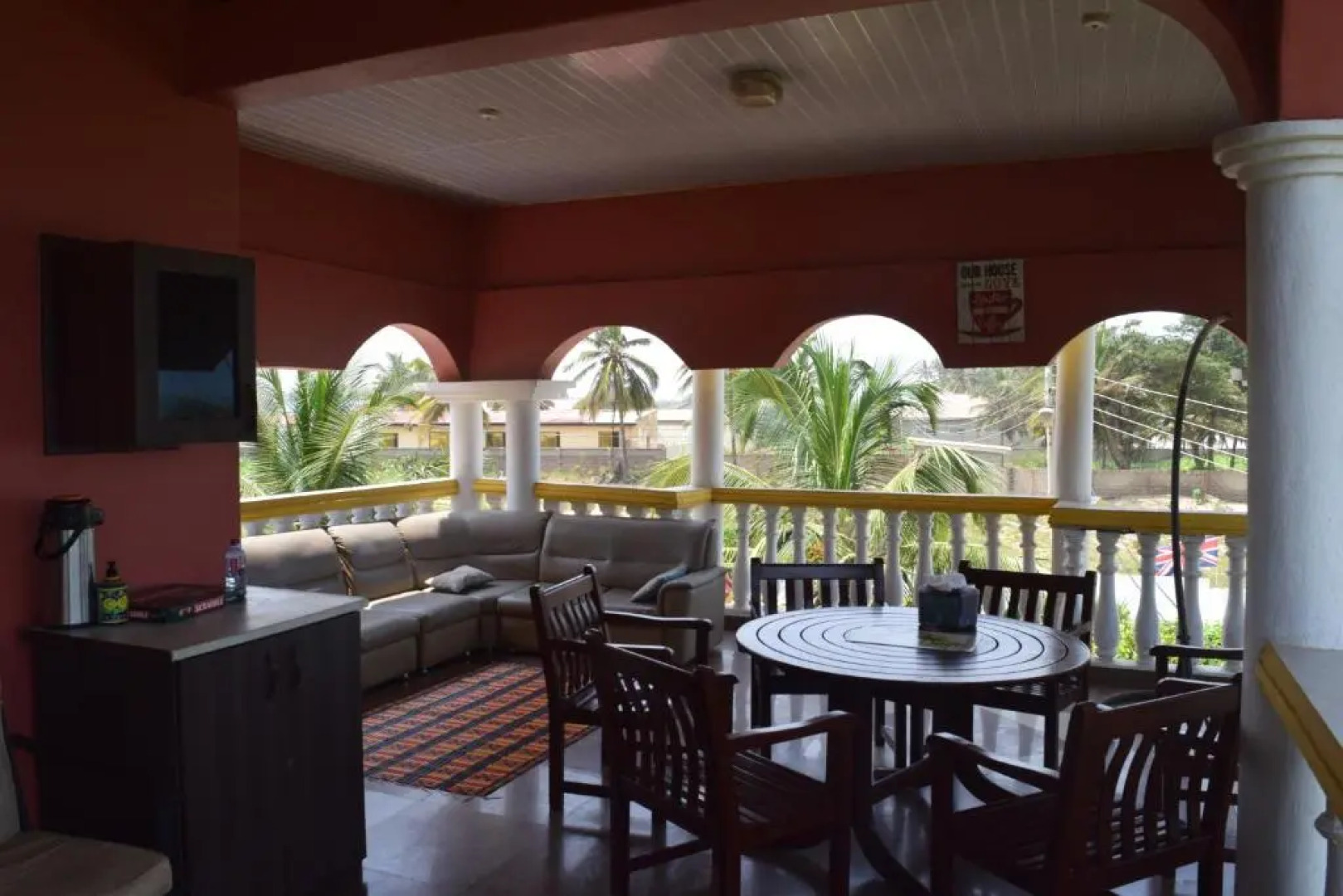 Coconut Pointe Villa & Beach Resort