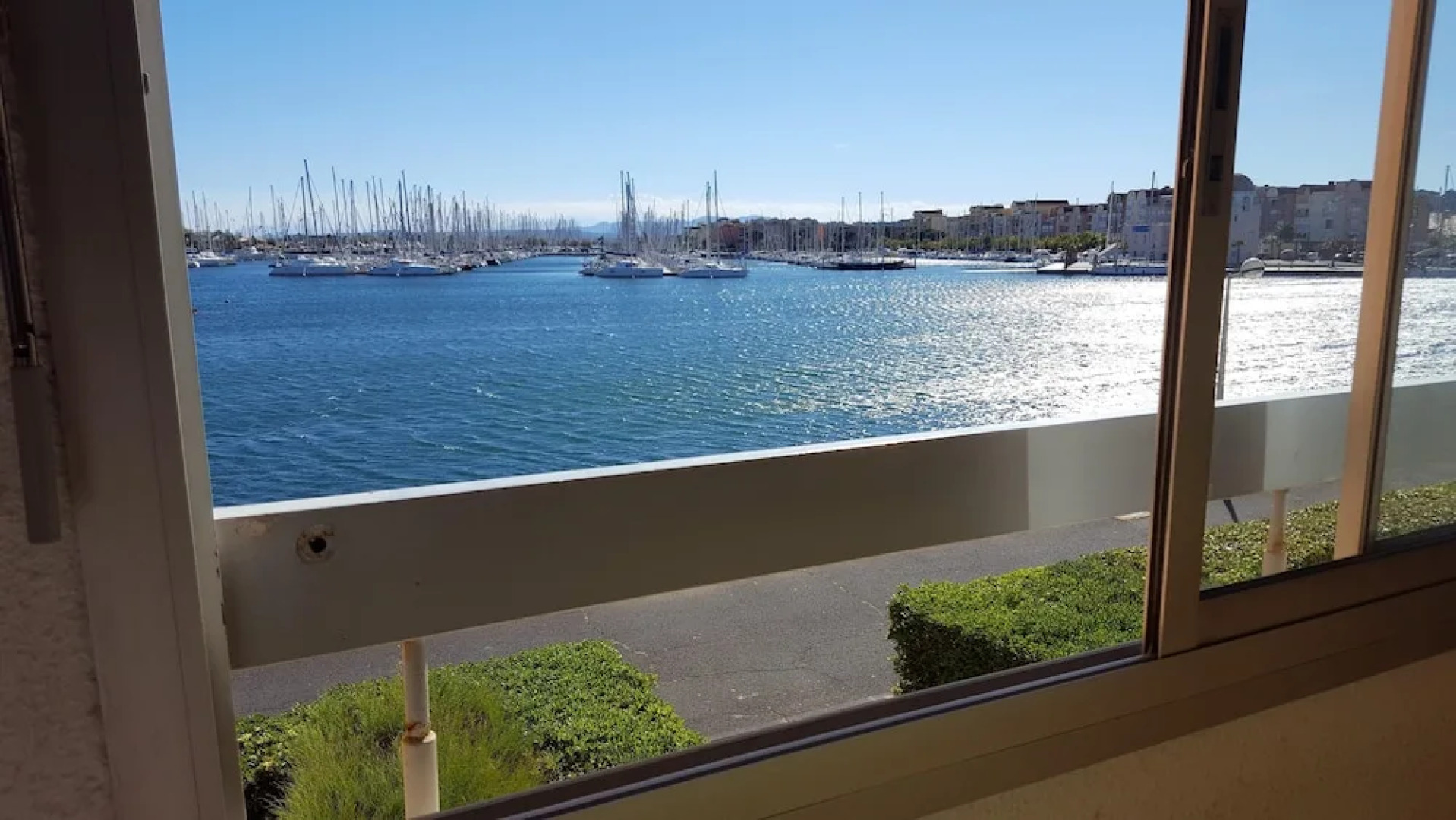 Apartment With one Bedroom in Gruissan, With Wonderful sea View and Wi