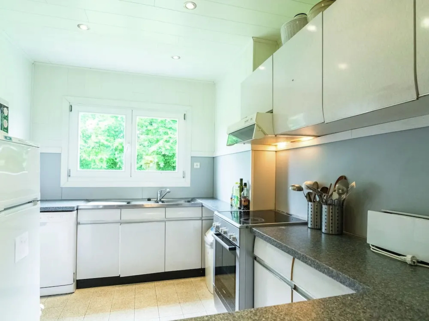 Detached Chalet With Views of the Lake of Butgenbach in the Middle of Nature