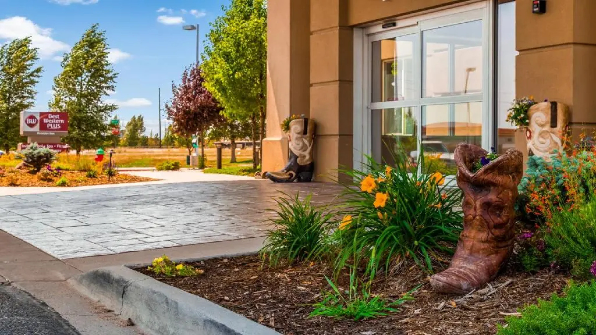 Best Western Plus Frontier Inn