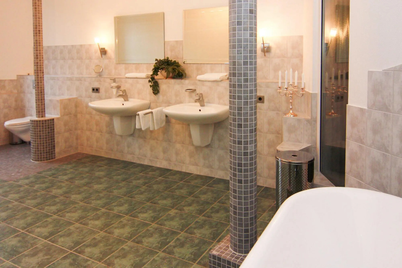 Apartments in Tressow Castle, Bobitz