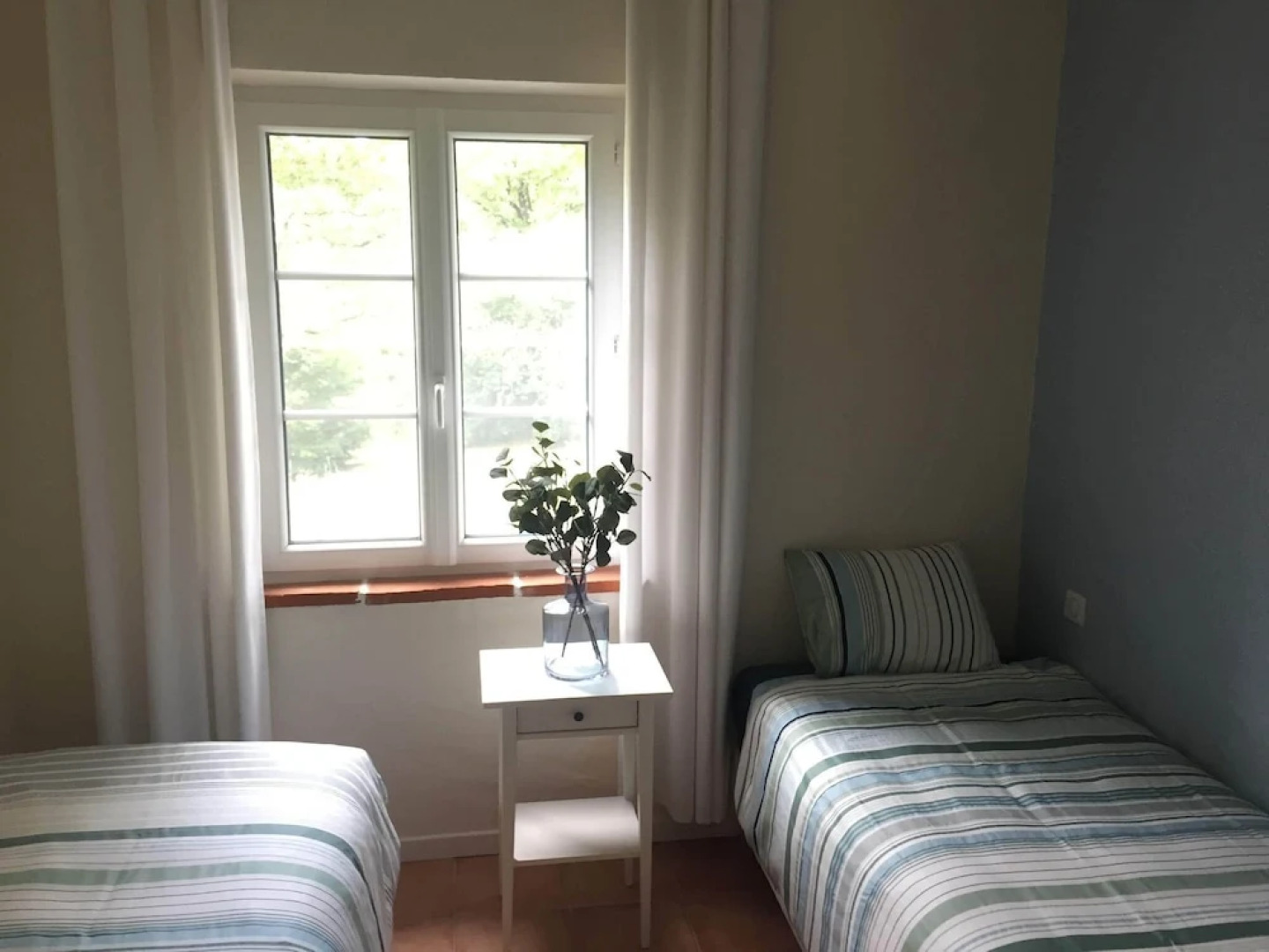 Stunning villa with private swimming pool and large garden