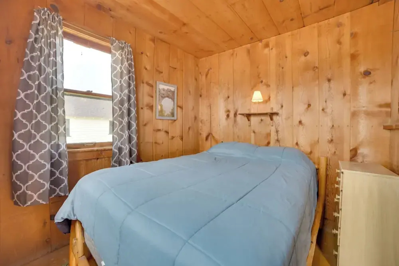 Cabin 8 on Lake Huron in Les Cheneaux Islands!