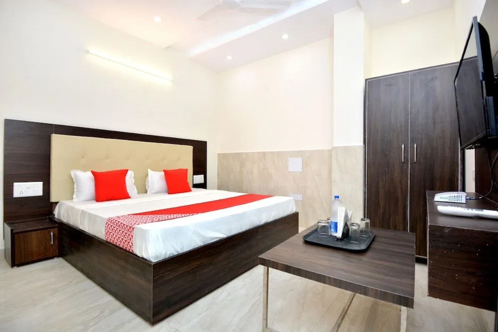 Oyo 29645 The Meridien