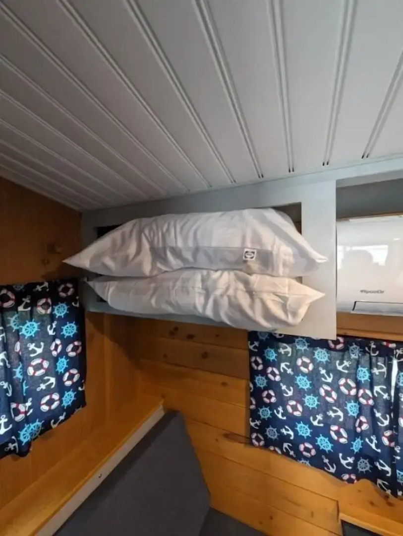 House Boat on Fife Lake