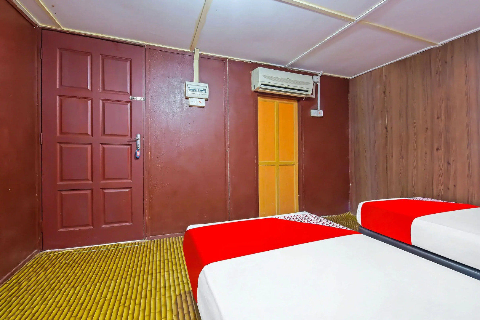 OYO 90675 Holiday View Inn