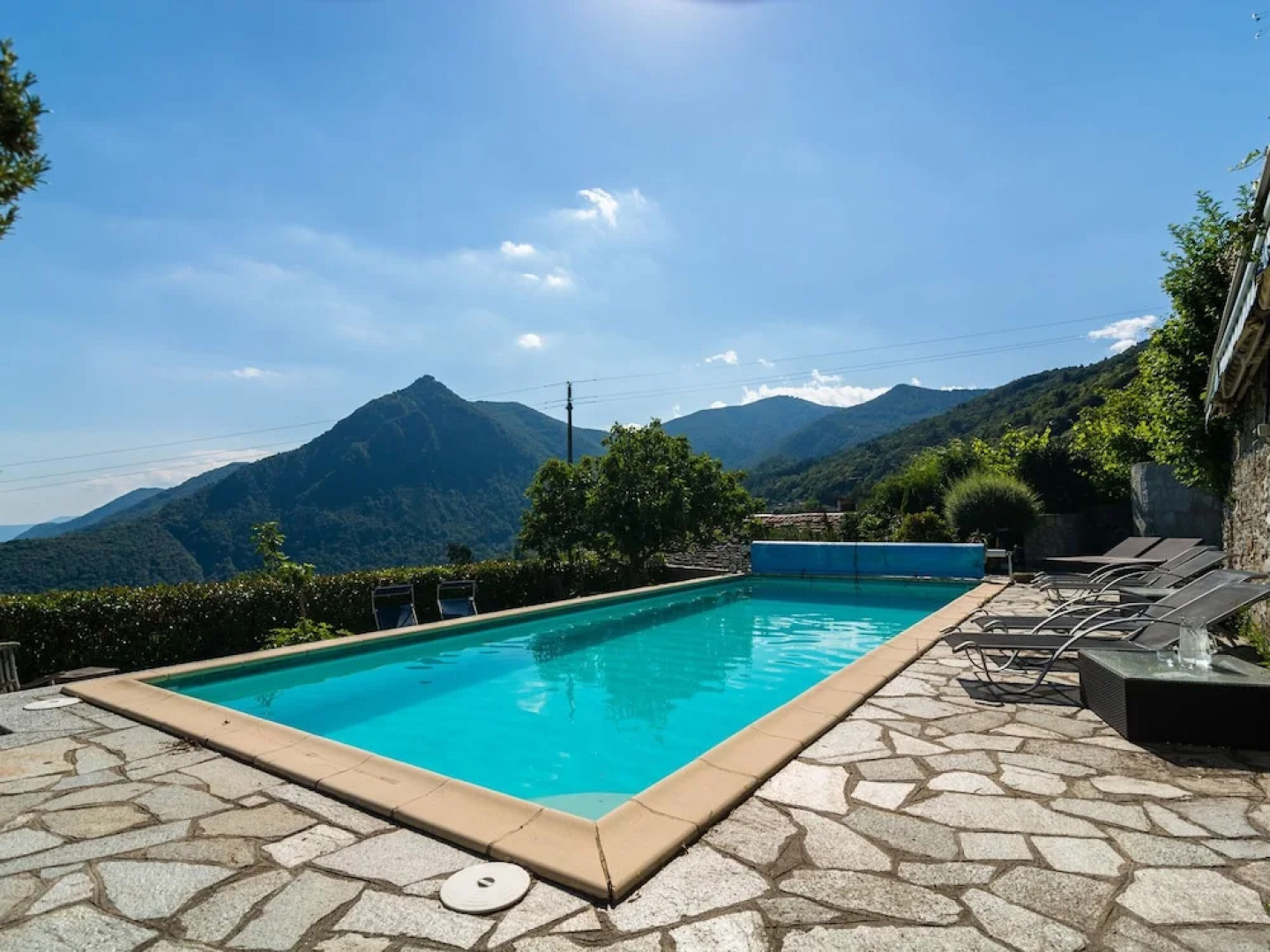 Villa With Private Pool and View of the Lake