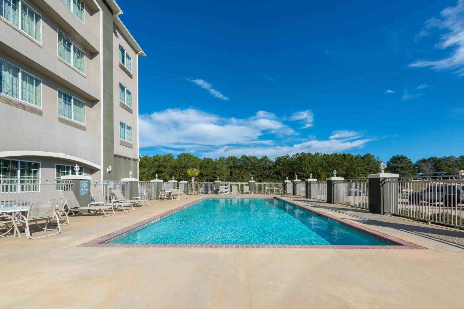 La Quinta Inn & Suites by Wyndham Leesville Ft. Polk