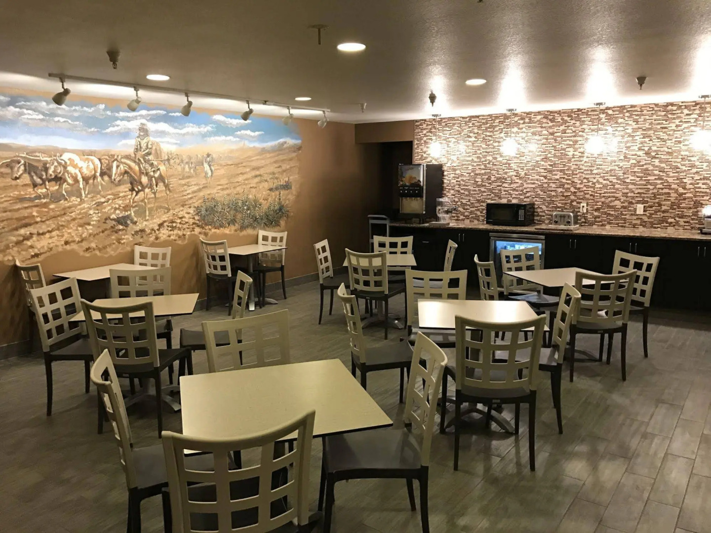 Monument Inn & Suites