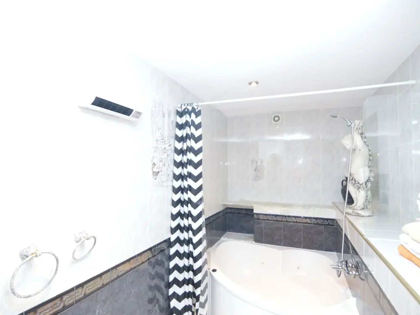 Luxurious Villa in La Escuera with Swimming Pool