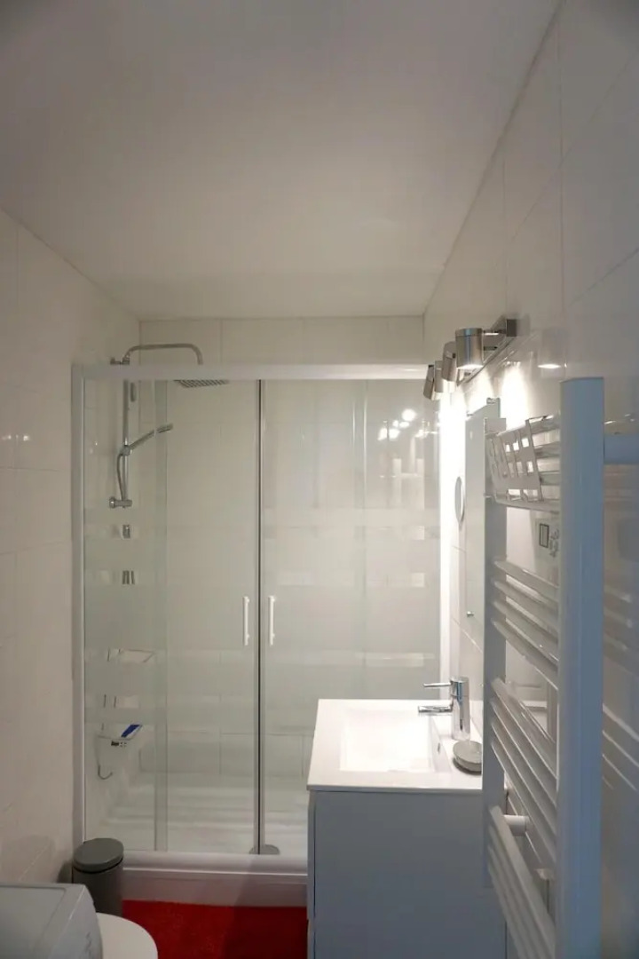 Apartment with One Bedroom in Guidel, with Wonderful Sea View, Shared Pool, Furnished Balcony - 100 M From the Beach