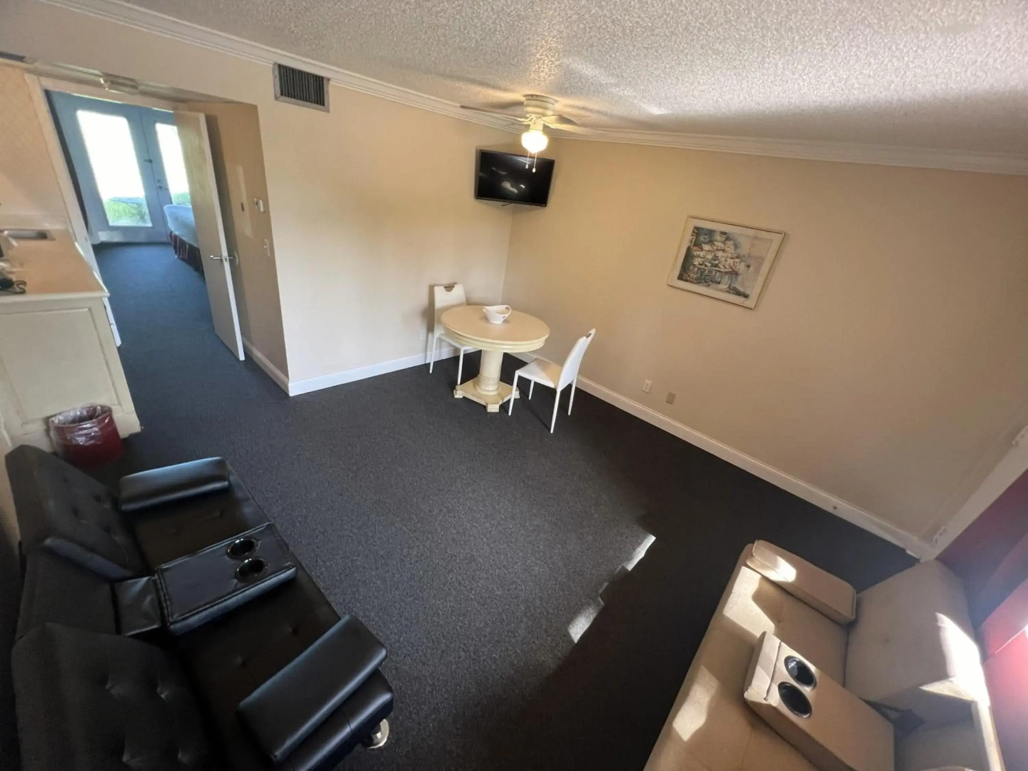 The Pavilions Amsterdam, The Toren