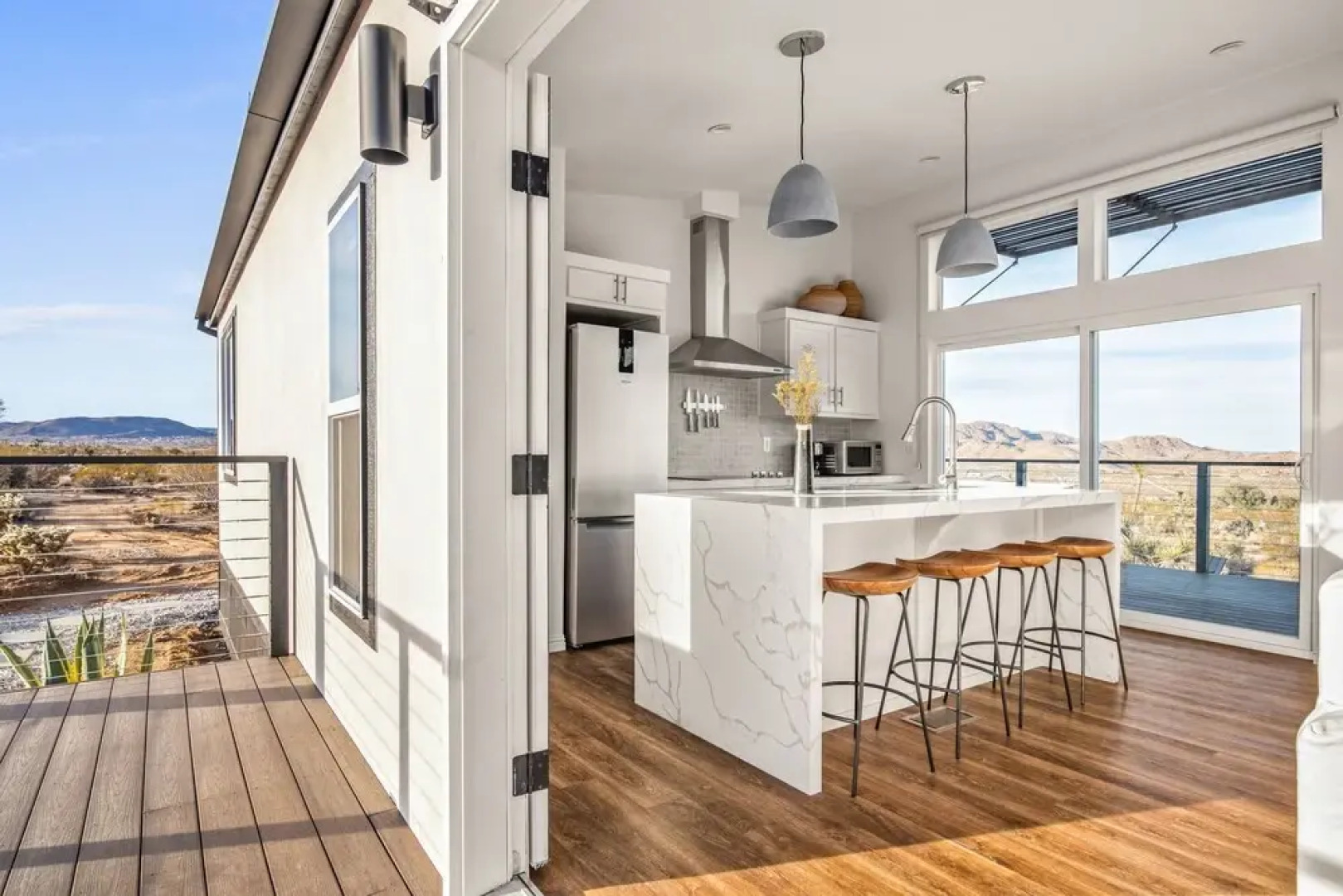 Sagebrush Bungalow - Modern Retreat W/hot Tub, Fire Pit And Bbq! 2 Bedroom Home by RedAwning