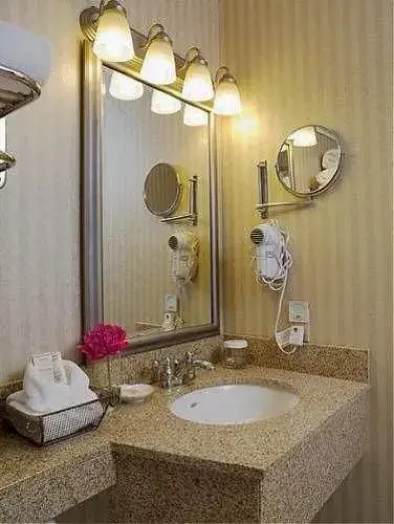 Radisson Hotel Hartford (ex.Crowne Plaza Hartford Downtown)