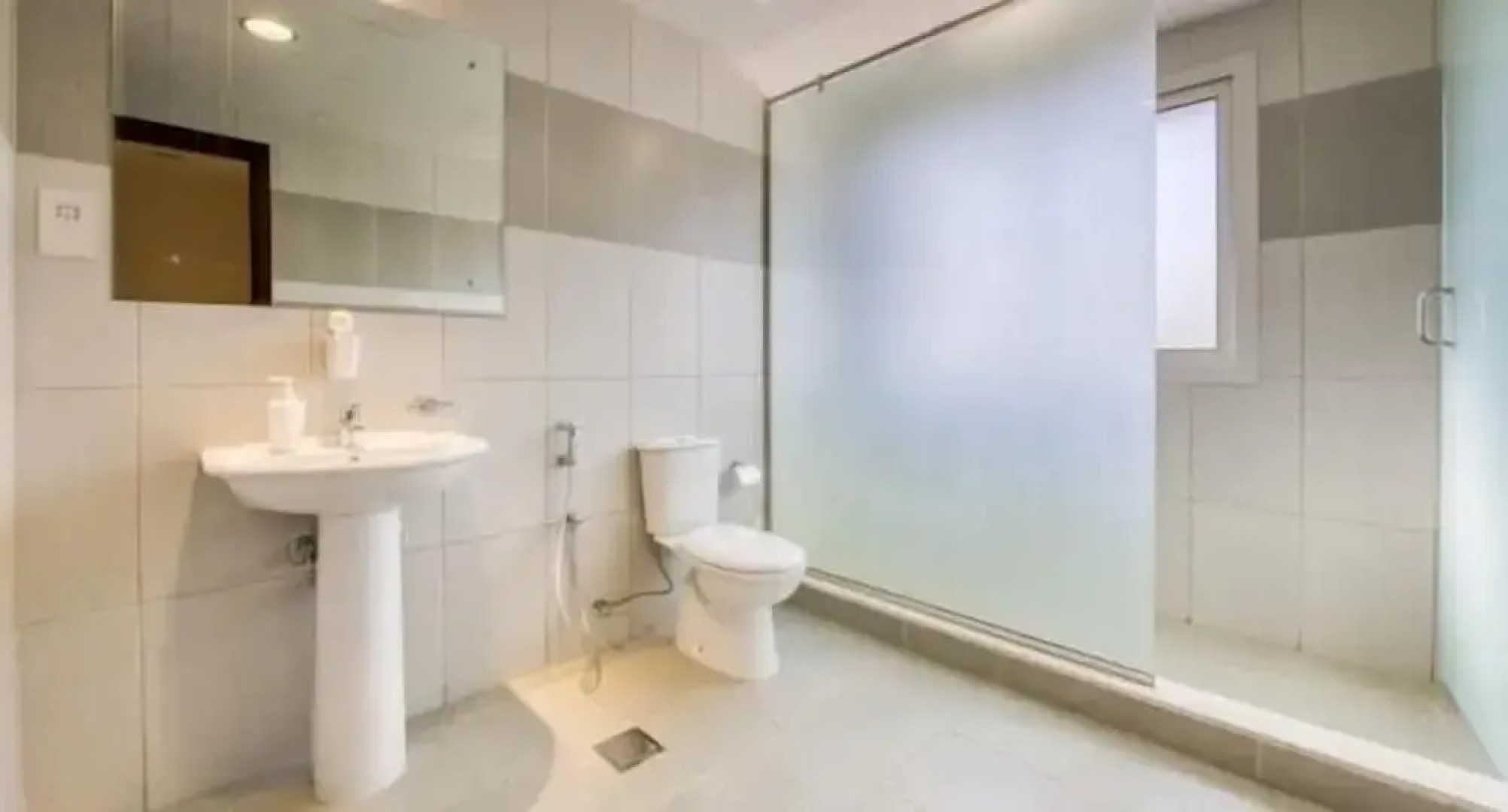 R&H 3BR Villa in RAK Beach Access 172