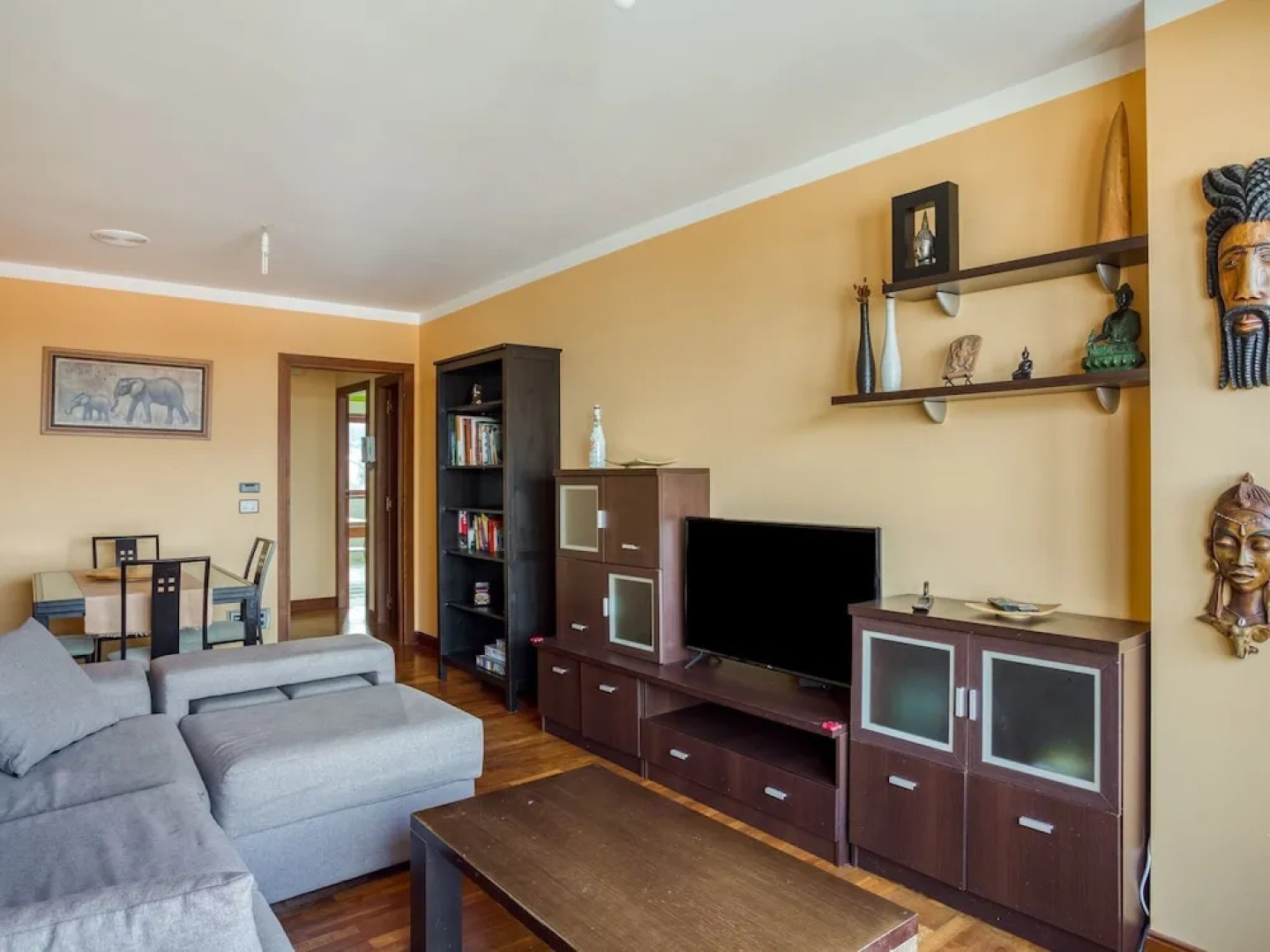 Cheerful Holiday Home in Santa Cruz near Sea Beach