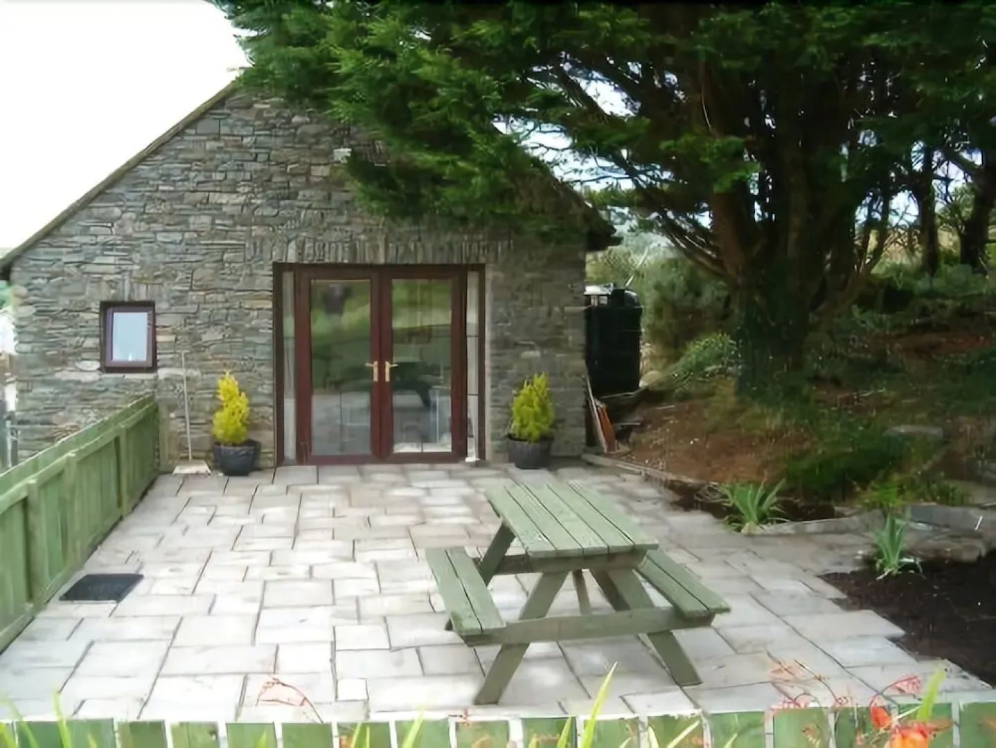 Carbery Cottage Guest Lodge