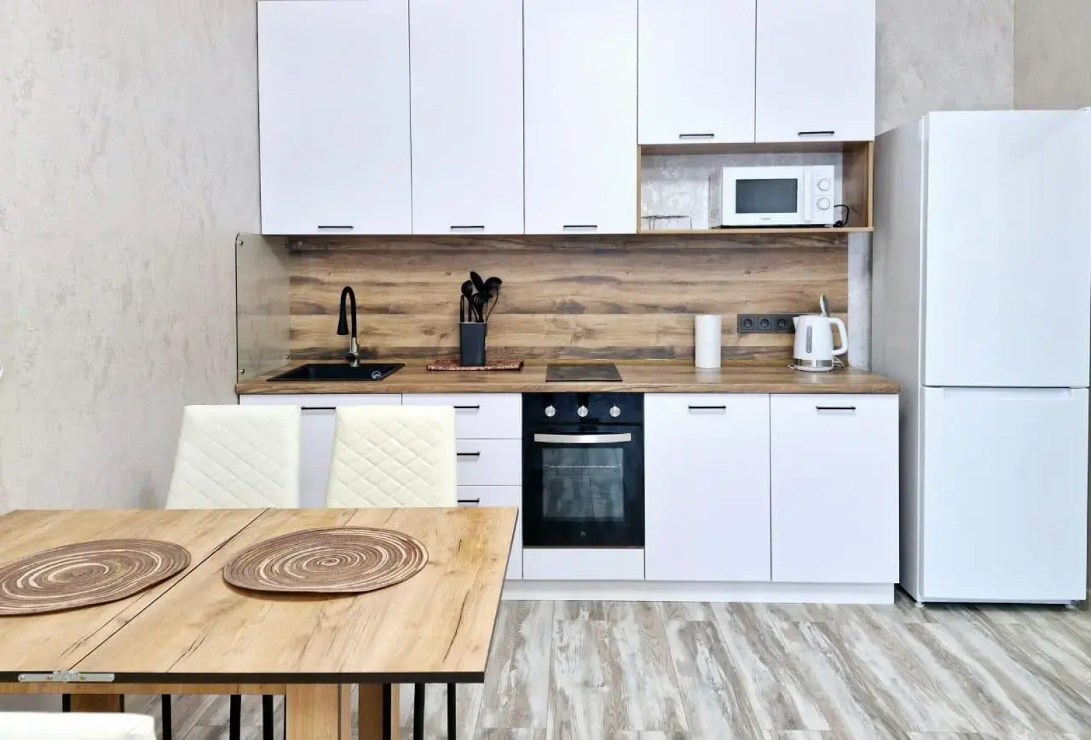 Апартаменты на улице Христенко 8