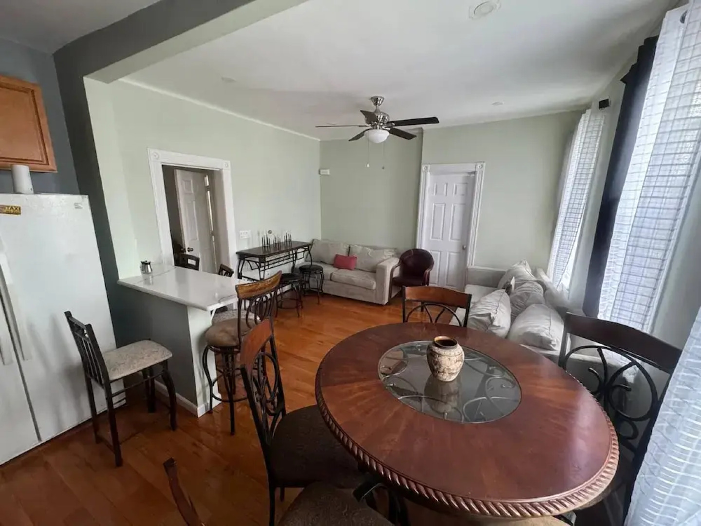 Huge 3 Bedrooms Apt 15 Minutes to NY City