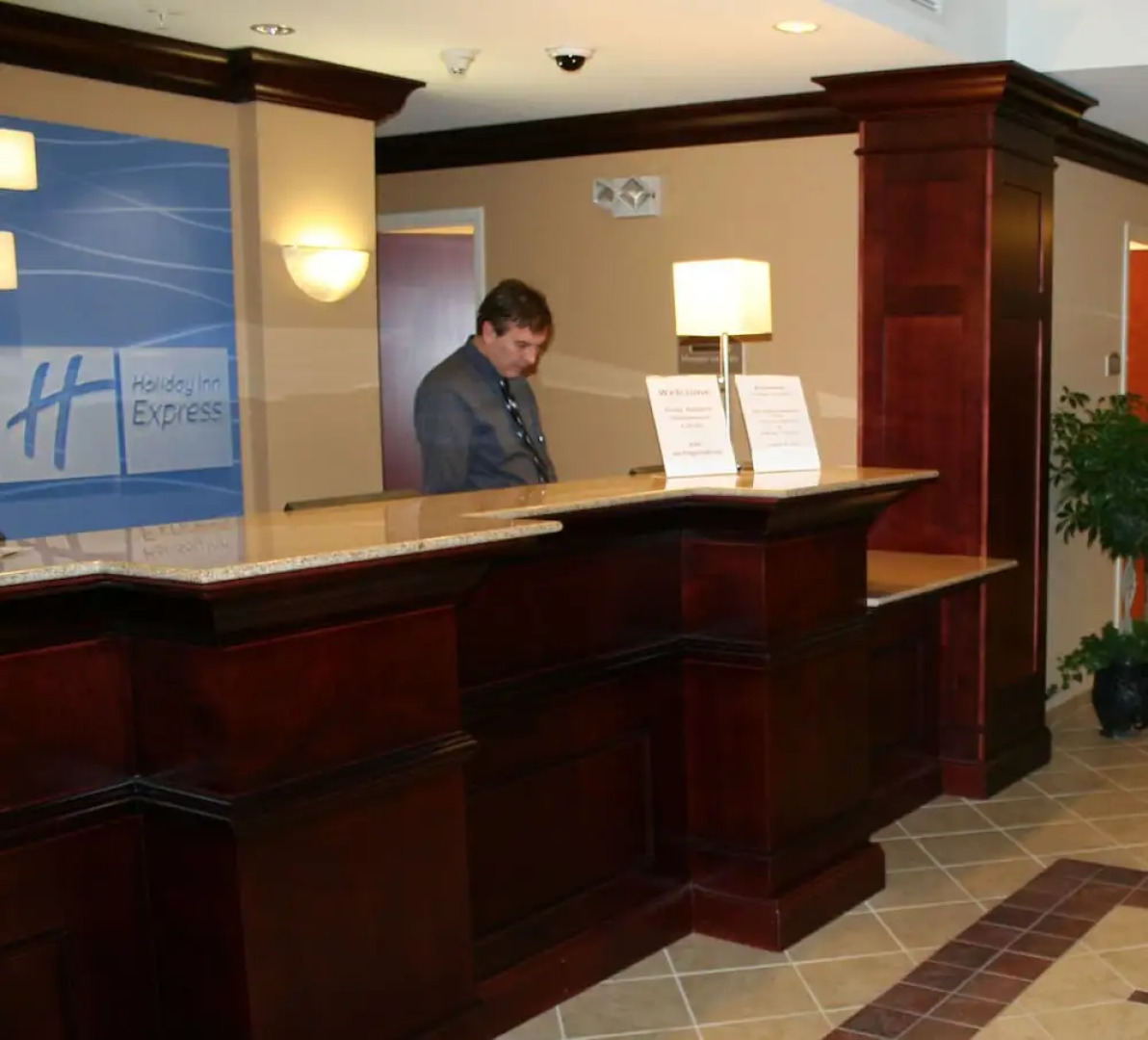 Holiday Inn Express Hotel & Suites Latham