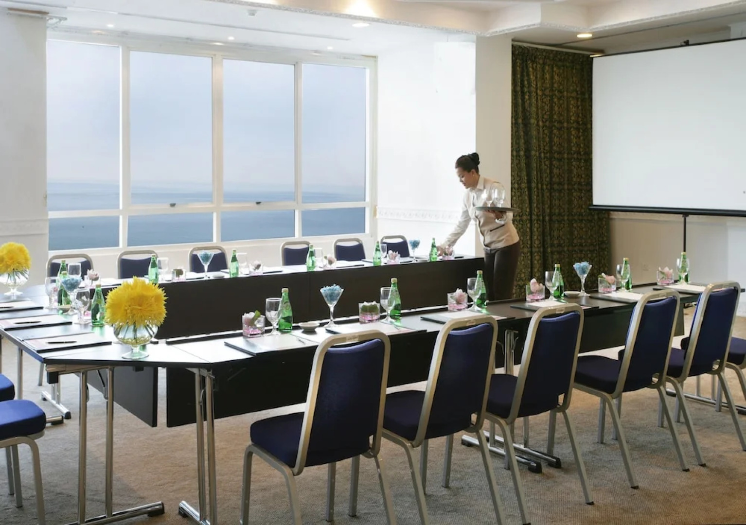 Landmark Suites Hotel