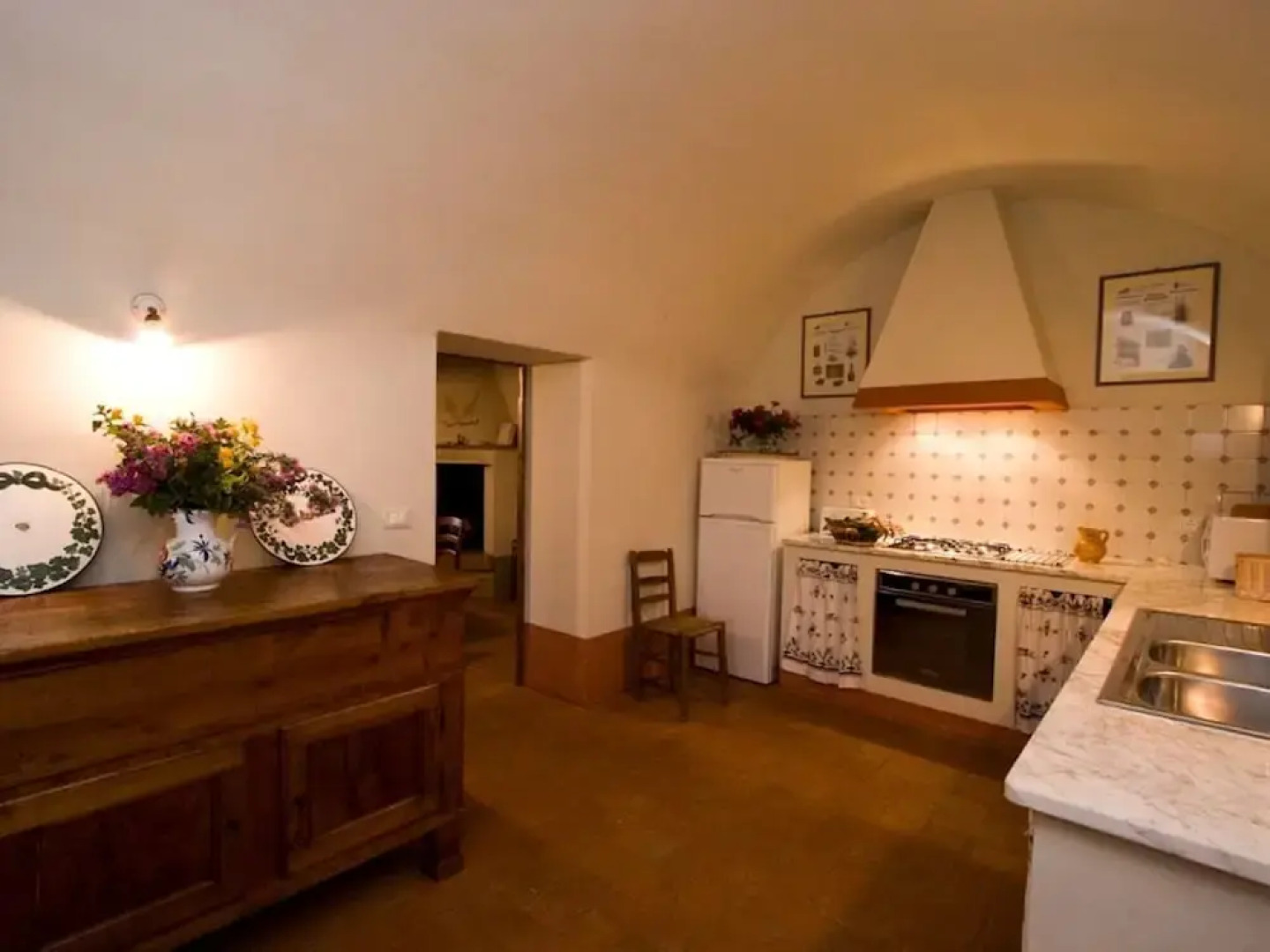 Spacious Home With Pool