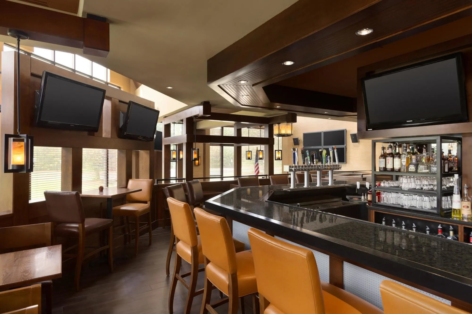 DoubleTree by Hilton Hartford - Bradley Airport