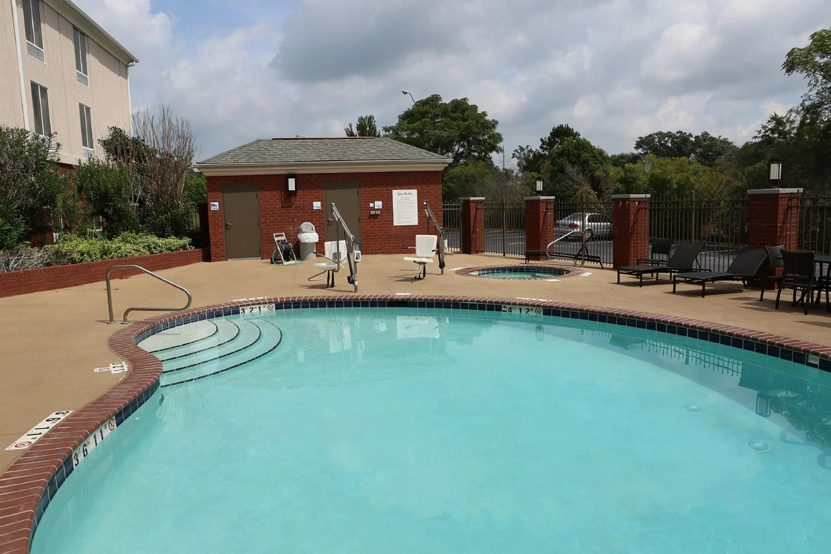 Holiday Inn Express Hotel & Suites Auburn - University Area by IHG