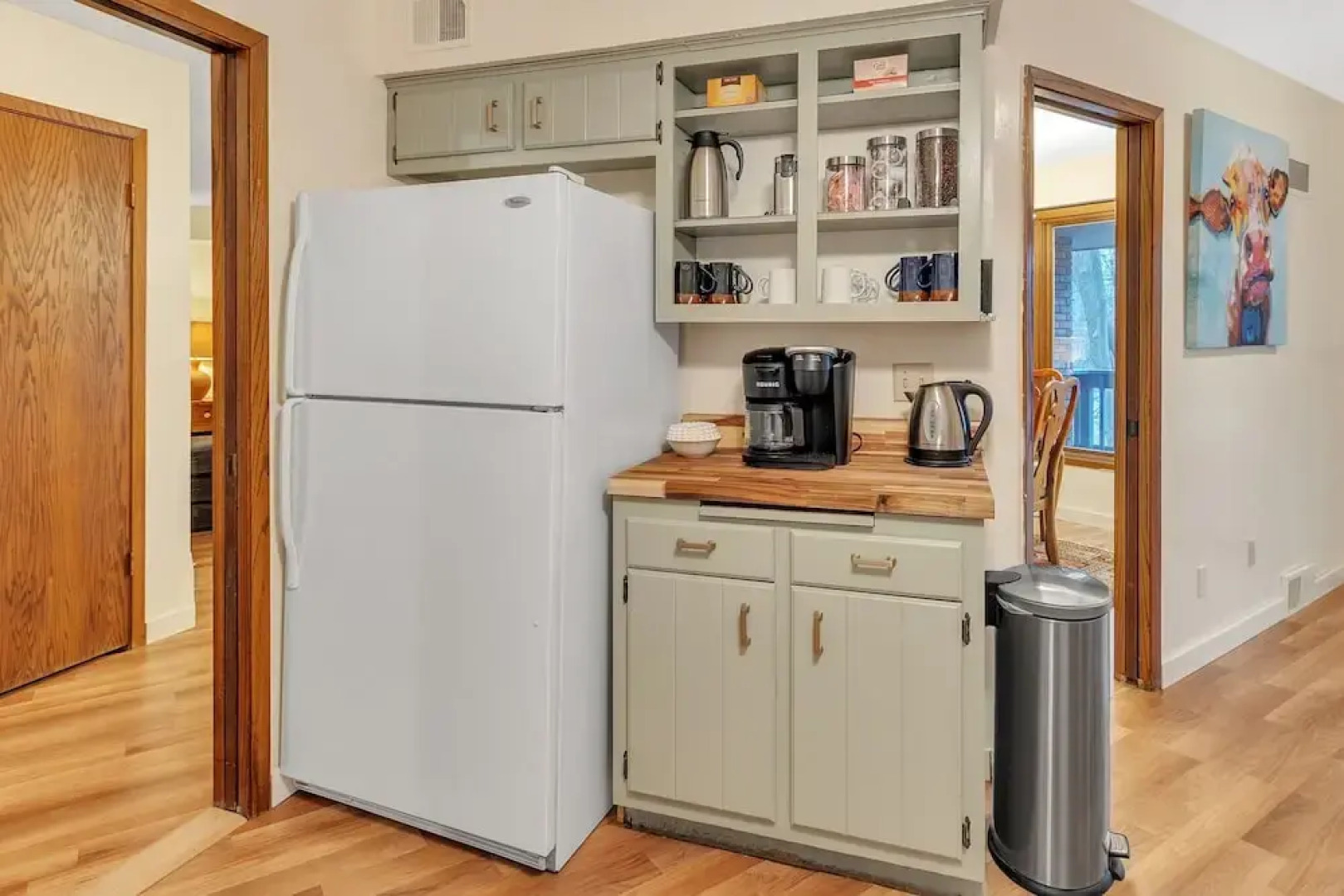 Amazing Hideaway - Short Walk To Hoyt Park! 3 Bedroom Townhouse by Redawning