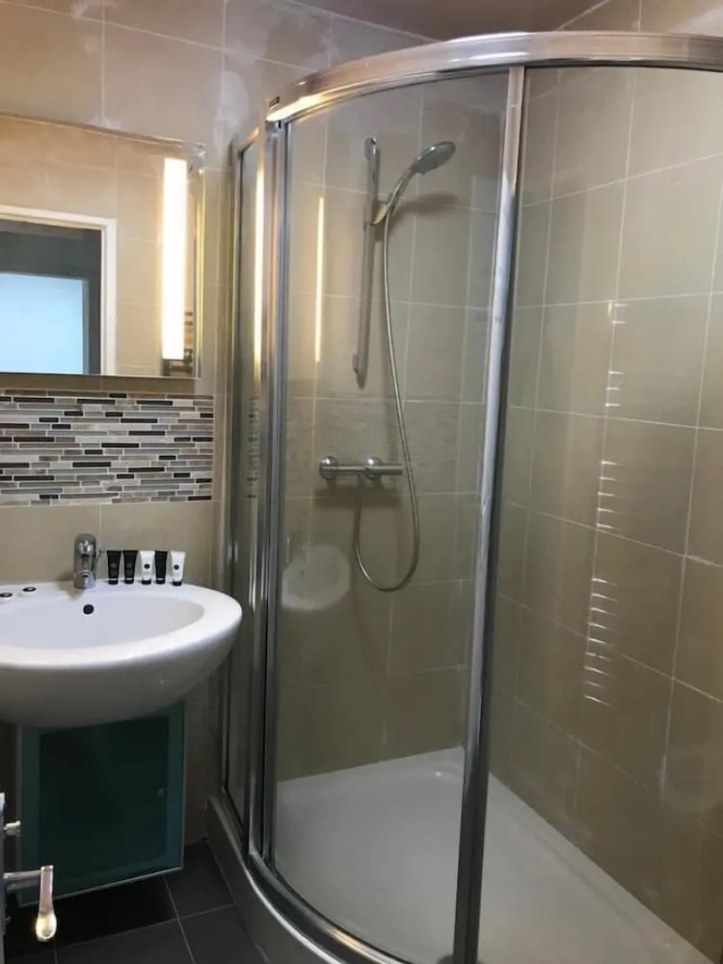 Nice 2 Bed Independent Annex in High Wycombe