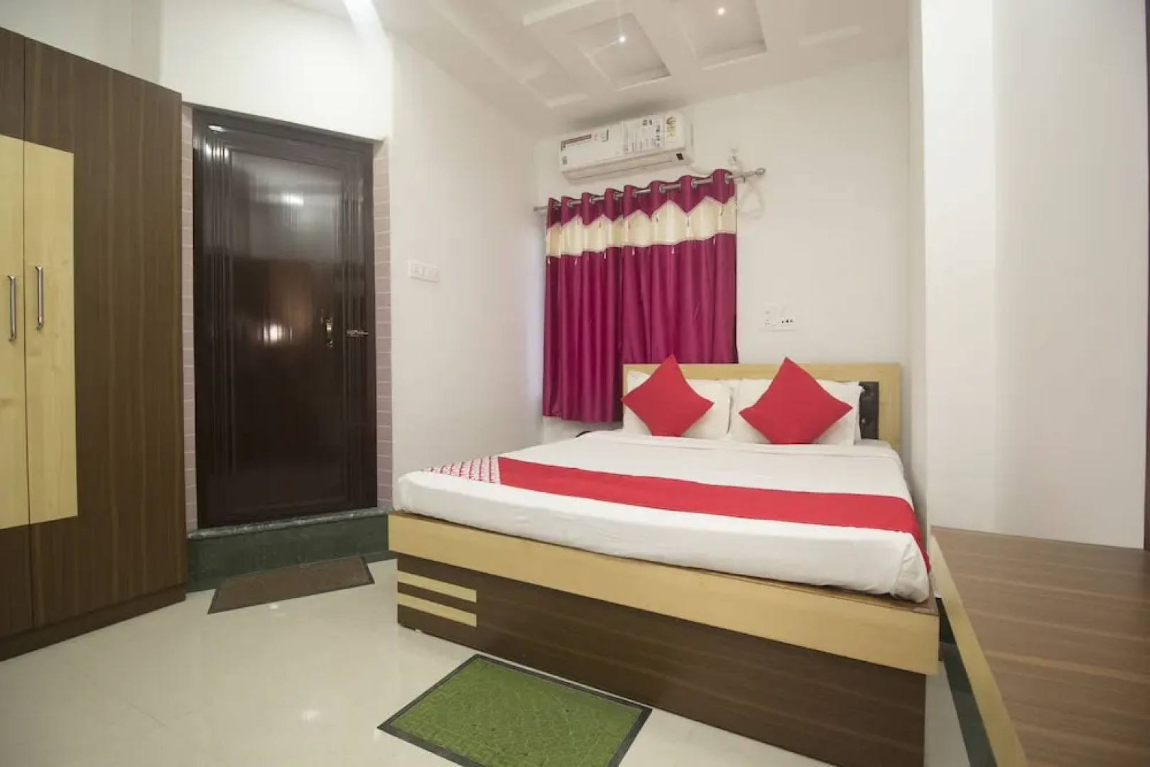 Greater Kailash The Palace By OYO Rooms