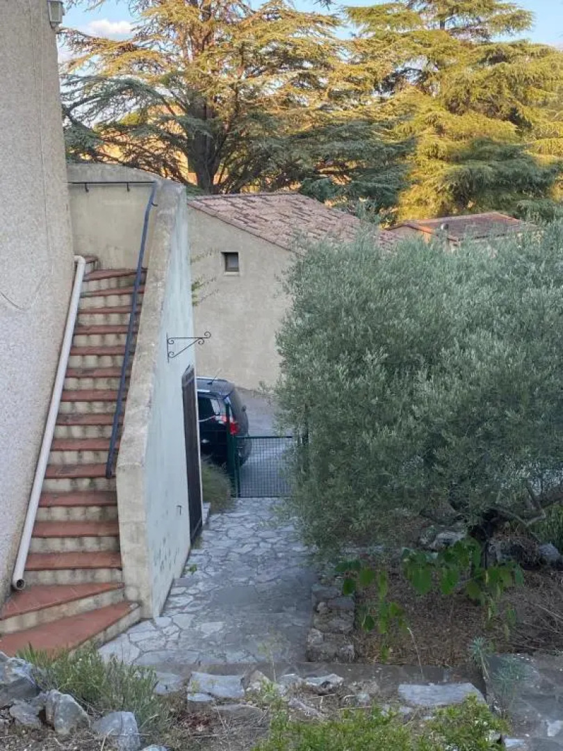 Jolie maison de village, à 2 min à pied du lac d'Esparron de Verdon